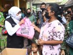 Harga Minyak Goreng Di Jatim Masih Tinggi ,Khofifah Gelar Operasi Pasar