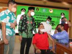 Peringati HPN 2022, Puluhan Wartawan Sidoarjo Vaksinasi Booster di Pendopo Bupati
