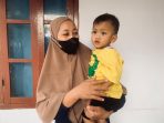 Anak Kelainan Anus di Sidoarjo Menunggu Operasi Kedua, Orang Tua Berharap Anaknya Bisa Normal