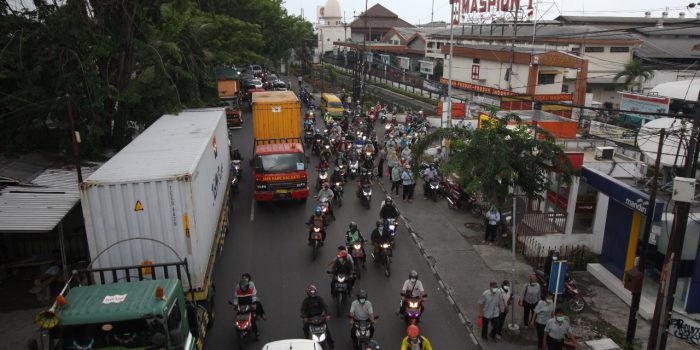 Pertigaan Aloha-Bangah, Menjadi Simpul Kemacetan Jalan Sidoarjo Menuju Surabaya