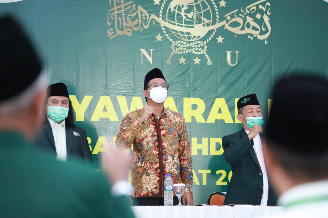 Gus Ahmad Muhdlor Ali, Bupati Sidoarjo menyanyikan mars Yaa Lal Wathan, pada pembukaan musker MWC Wonoayu, Sabtu (19/2/2022)
