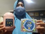 Siswa SMAMDA Sidoarjo Berhasil Membuat Hand Sanitizer Dari Bahan Limbah