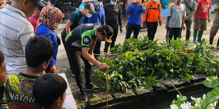 Aktifkan Kerja bakti, Gus Muhdlor Ajak Warga Tanggulangin Normalisasi Drainase Kampung
