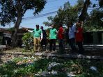 Sungai Kedungbanteng – Kalidawir Dipenuhi Sampah dan Eceng Gondok