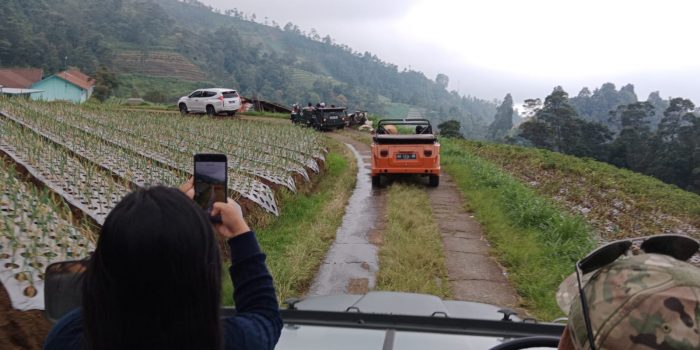 Nikmati Keseruan Wisata Alam Gunung Sumbing di Magelang bisa Keliling Naik Mobil VW