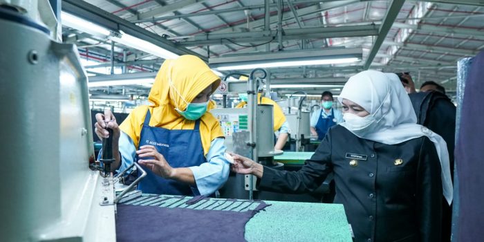 Gubernur Khofifah Pastikan THR Pekerja Dibayar Penuh Cair Maksimal H-7 Lebaran
