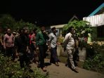 Blusukan Malam-Malam, Bupati Gus Muhdlor Pastikan Bantu Perbaiki Rumah Korban Terdampak Angin Kencang di Tulangan