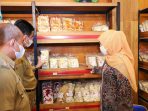 Menguatkan Arahan Presiden Jokowi, Gubernur Khofifah Ajak Masyarakat Belanja Dan Memakai Produk Dalam Negeri