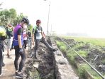 Pacu Percepatan Pembangunan Jalan, Gus Muhdlor Minta Proyek Betonisasi Pelaksanaannya Tidak Boleh Molor