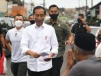 Secercah Asa di Ujung Ramadan, Jokowi Bagikan Sembako ke Warga Yogyakarta