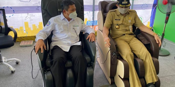 Posko Mudik BPJS Kesehatan Fasilitasi Pijat Relaksasi Gratis