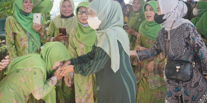 Khofifah Hadir di Pelantikan Muslimat NU Sidoarjo Masa Bhakti 2022-2027