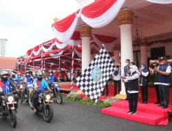 Pemprov Jatim Bagi-Bagi Souvenir Kepada Para Janda Perintis Kemerdekaan