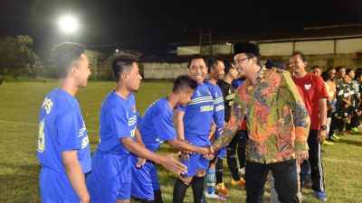 Lapangan Desa di Sidoarjo Ini Bisa Dibuat Main Bola Malam Hari, Lampunya Terang