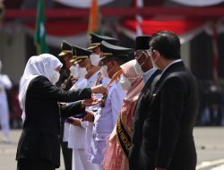Gubernur Khofifah Pimpin Upacara Hari Jadi ke-77 Provinsi Jawa Timur