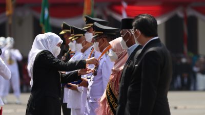 Gubernur Khofifah Pimpin Upacara Hari Jadi ke-77 Provinsi Jawa Timur