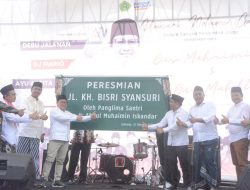 Momen Hari Santri, Gus Imin Resmikan Jalan KH. Bisri Syamsuri 