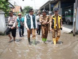 Wabup Sidoarjo Kunjungi Korban Terjangan Puting Peliung dan Banjir di Kecamatan Taman