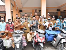 Belasan UMKM Sidoarjo Layani Makan 730 Lansia