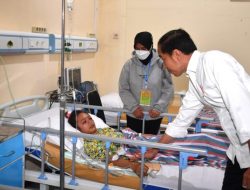 Presiden Jokowi Kunjungi Korban Tragedi Kanjuruhan di Malang