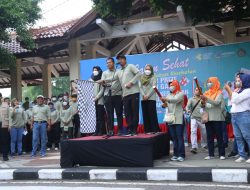 Bupati Gus Muhdlor Lepas Jalan Sehat HKN 2022 Diikuti Ratusan Kader Kesehatan dan Warga Sidoarjo