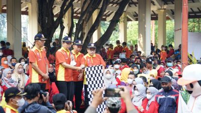 HUT PGRI ke 77, Pj. Sekda Andjar Surjadianto Minta Guru di Sidoarjo Bentuk Karakter Siswa Berbudi Pekerti