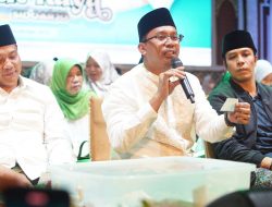 Semesta Sholawat di GOR, Gus MuhdloR Ajak Teladani Rasulullah