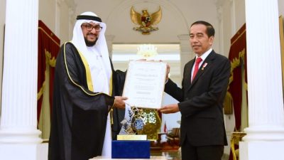 Presiden Jokowi Terima Penghargaan Perdamaian Internasional Imam Hasan bin Ali Tahun 2022