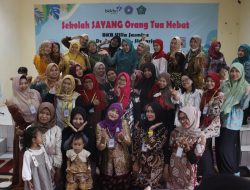 Ning Sasha Sambangi Sekolah Orang Tua Hebat Bina Keluarga Balita Desa Suko