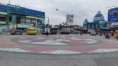 Rayakan Malam Tahun Baru 2023, Ribuan Warga Sidoarjo Tumpekblek di Ruas Jalan Beton Tulangan – Bulang Gelar Tasyakuran dan Doa Bersama