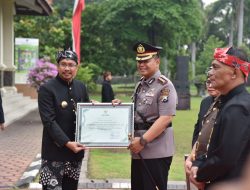 Harjasda 164, Bupati Gus Muhdlor Berikan Penghargaan ke Forkopimda 