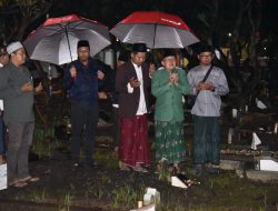 Bupati Gus Muhdlor Bersama Warga Gelar Istiqosah dan Tahlil Sebelum Proses Pemindahan Makam Desa Waru