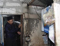 Berkah Didatangi Bupati Gus Muhdlor, Rumah Warga Desa Waru Yang Rusak Segera Mendapat Bantuan Perbaikan