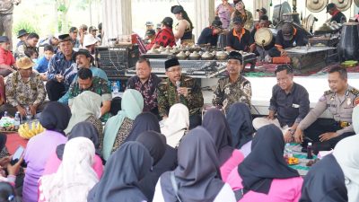 Acara Ruwah Desa Momen Warga Wadul Langsung ke Bupati Gus Muhdlor