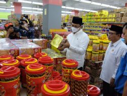 Gus Muhdlor Sidak Mamin di Swalayan Jelang Lebaran 2023