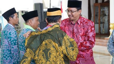 890 Jama’ah Haji Kloter 16 dan 17 Diberangkatkan Bupati Sidoarjo