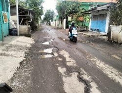 Dikeluhkan Warga, Gus Muhdlor Pastikan Jalan Rusak Desa Gemurung-Tebel Dibeton Tahun Ini