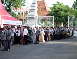 Ribuan Masyarakat Sidoarjo Rela Antri Halal Bi Halal dengan Bupati Sidoarjo dan Ketua TP PKK